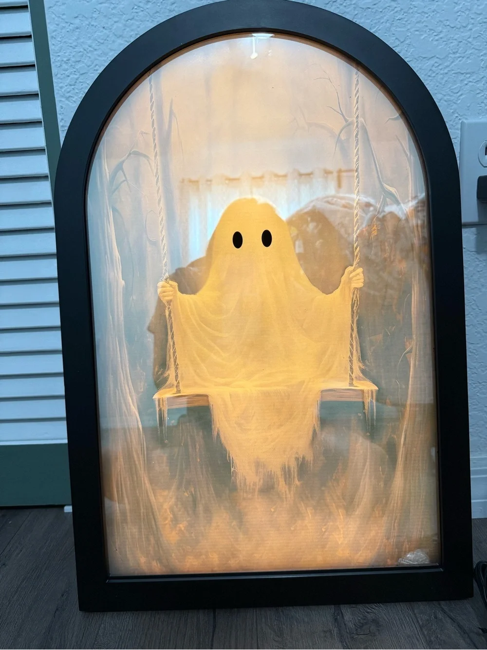 Martha Stewart Ghost on Swing Mirror 24